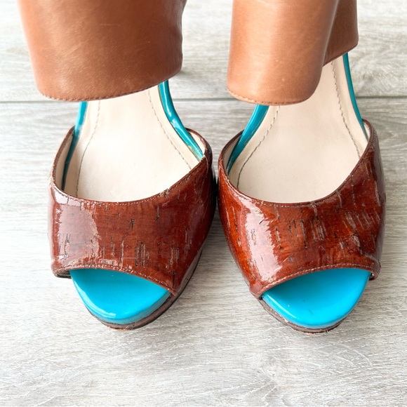 VINCE CAMUTO CANADAY TWO BAND HIGH HEEL PLATFORM SANDAL - Picture 4 of 15